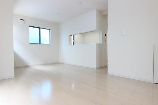 Living. Same specifications