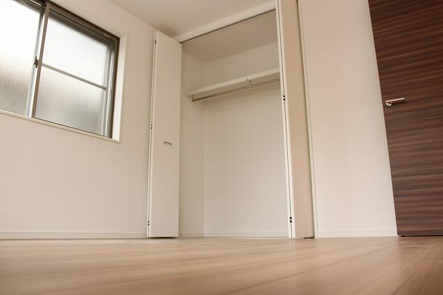 Non-living room. Indoor (11 May 2013) Shooting First floor 6.35 Pledge