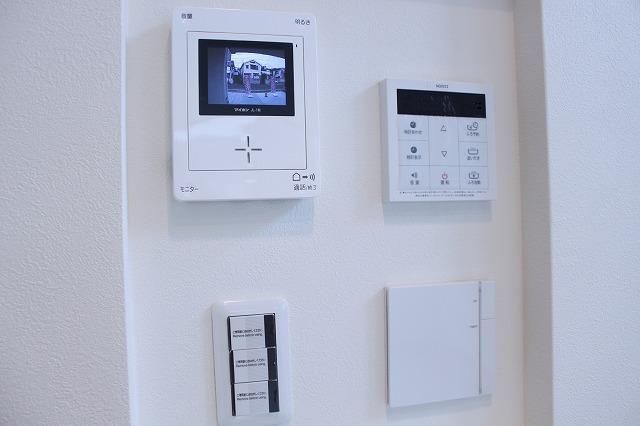 Security equipment. Intercom with TV monitor, Floor heating