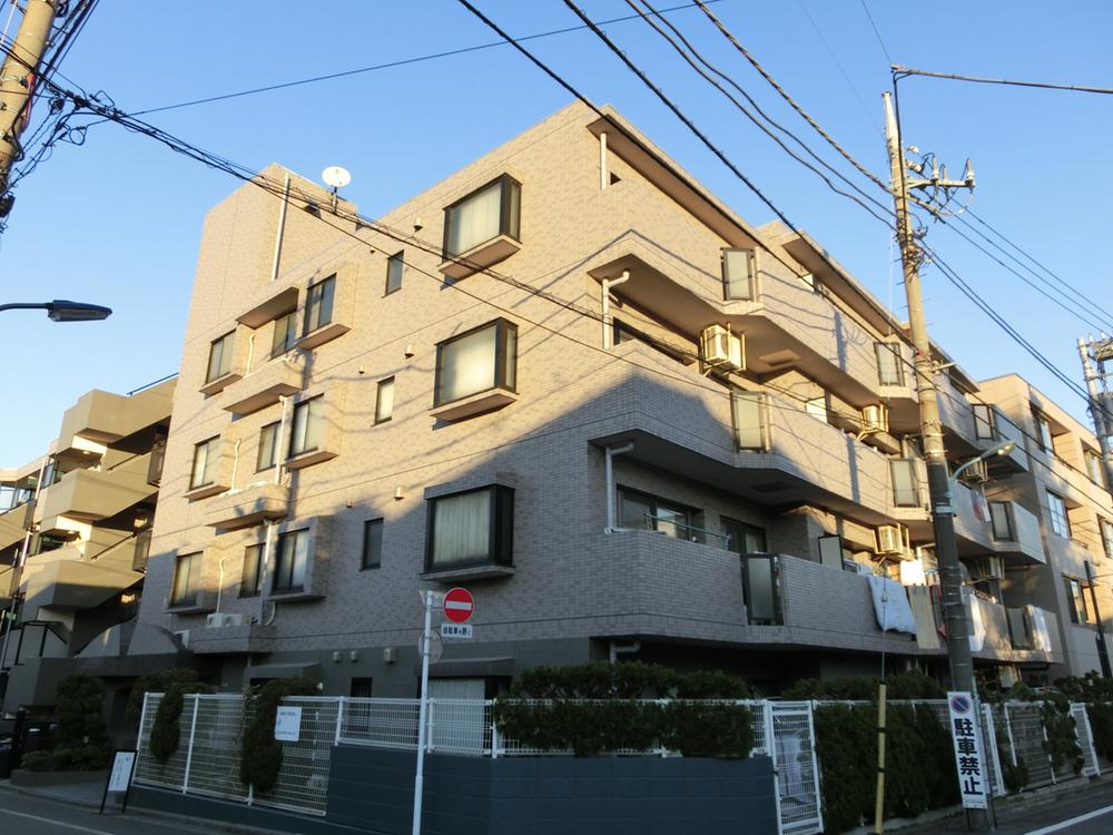 Local appearance photo. Local (12 May 2013) Shooting