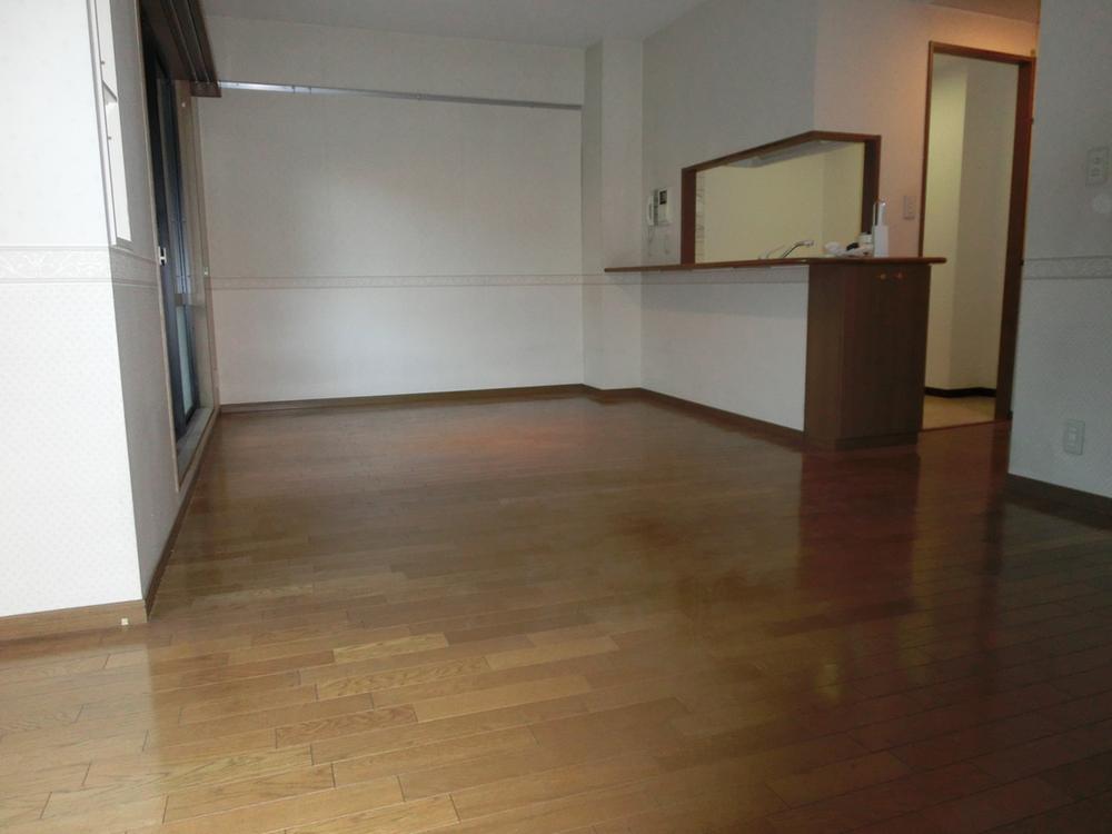 Living. Local (12 May 2013) Shooting