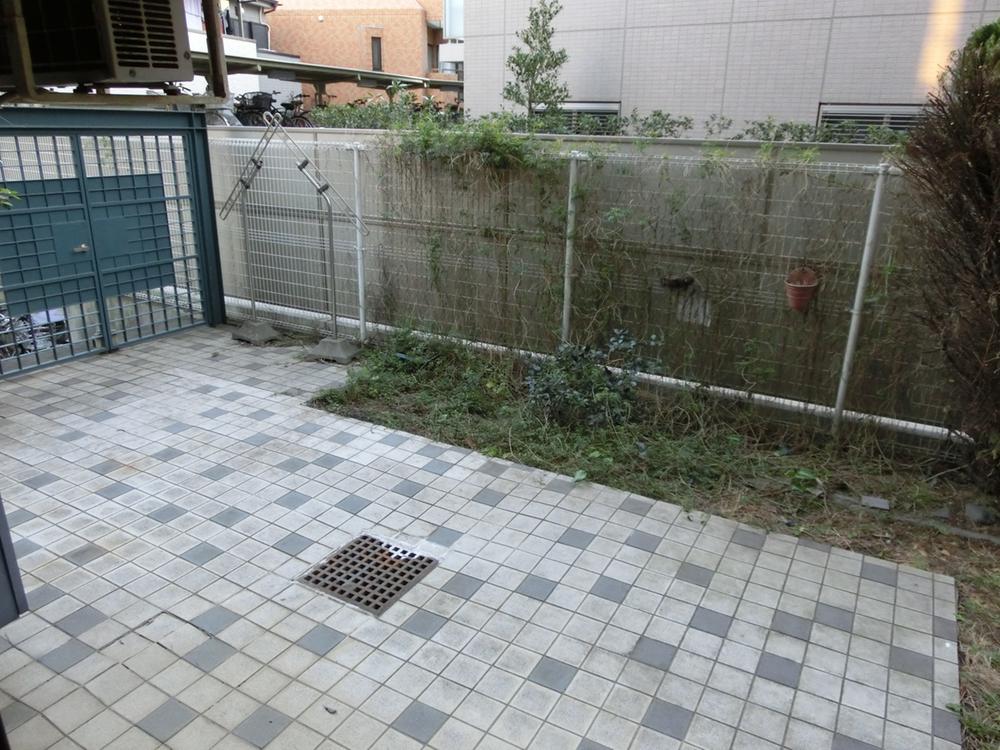 Garden. Local (12 May 2013) Shooting