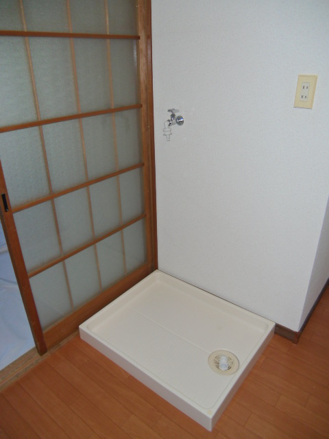 Other room space. Laundry Area