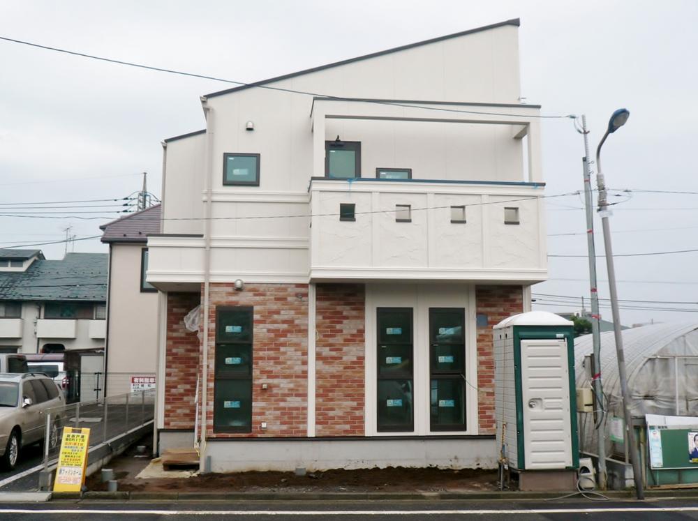 Local appearance photo. Local (11 May 2013) Shooting