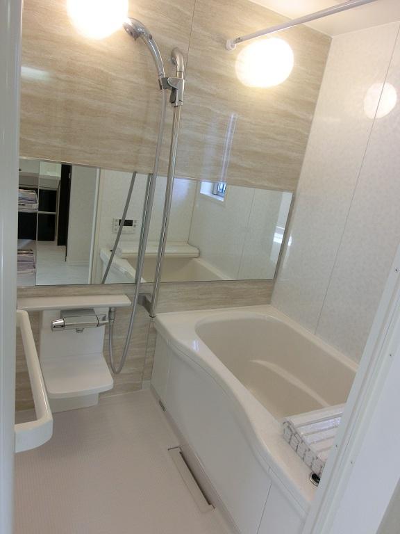 Bathroom. Unit bus with the same specification equipment ventilation dryer