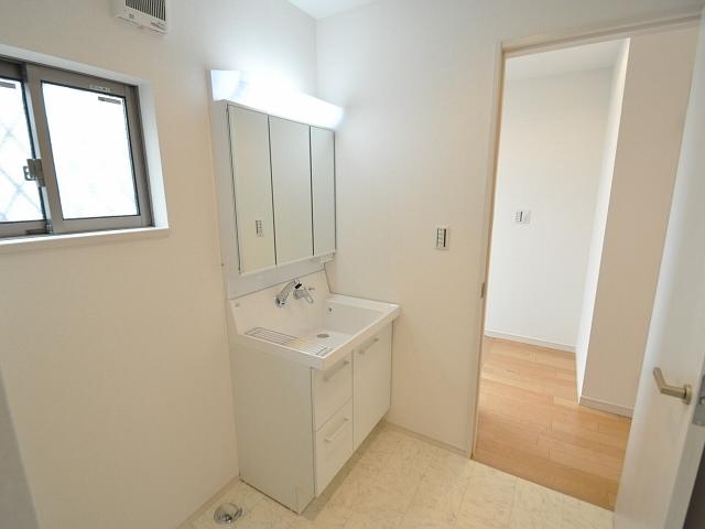 Wash basin, toilet. Nerima Shimoshakujii 4-chome NO. Wash dressing room