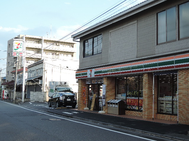 Convenience store. Seven-Eleven Nerima Shakujii cho 8-chome up (convenience store) 290m