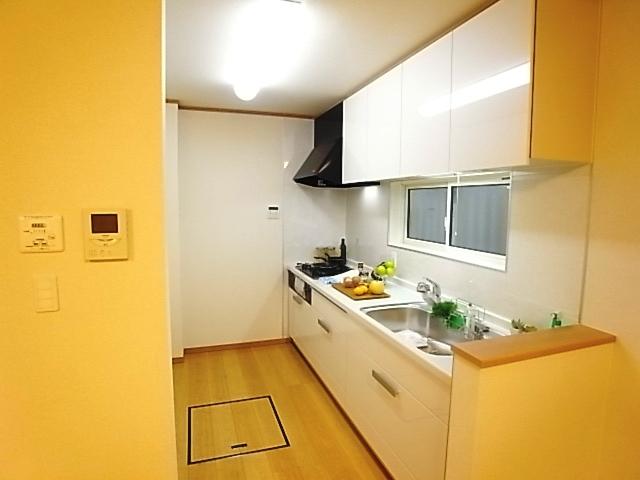 Kitchen. Room (August 2013) Shooting