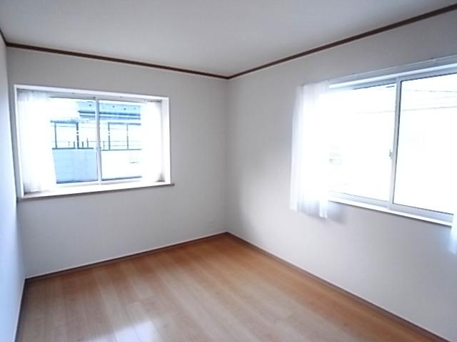 Non-living room. Room (August 2013) Shooting