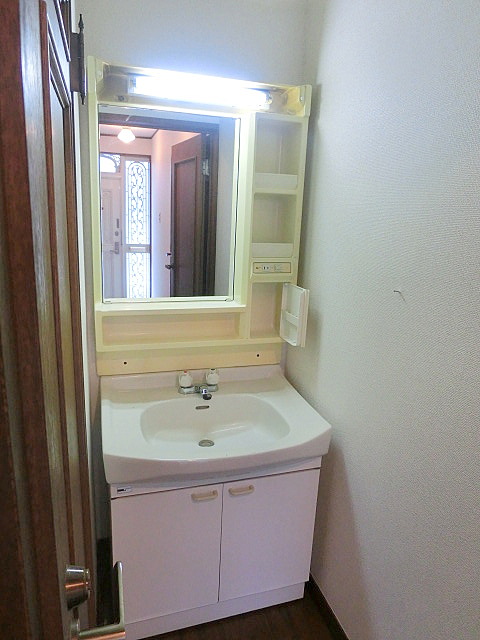 Washroom. Separate vanity