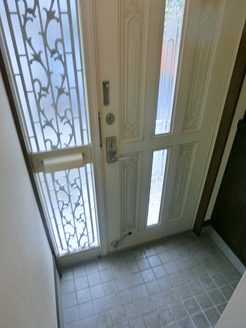 Entrance. Entrance hall