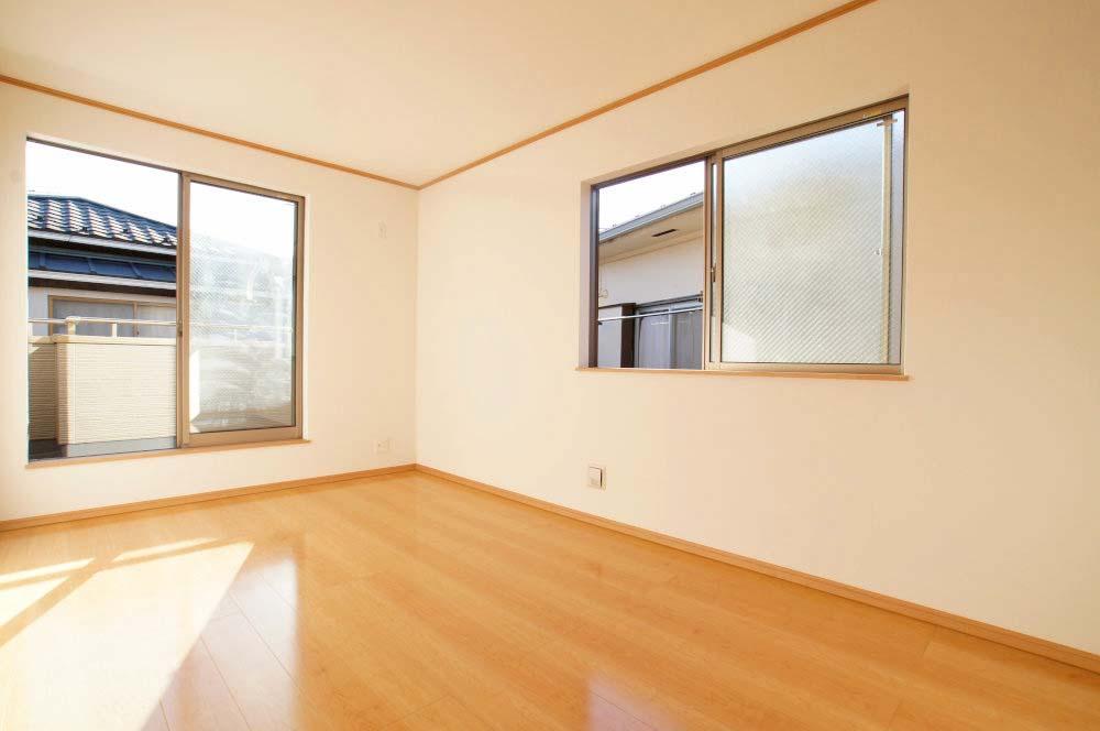 Non-living room. It will be on the second floor of a bright living room. 