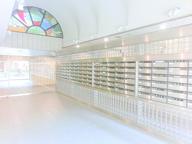 Other common areas. Entrance hall