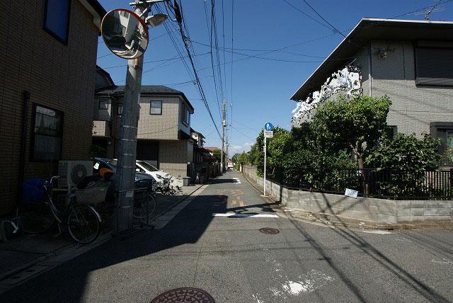 Local photos, including front road. Local (09 May 2013) Shooting