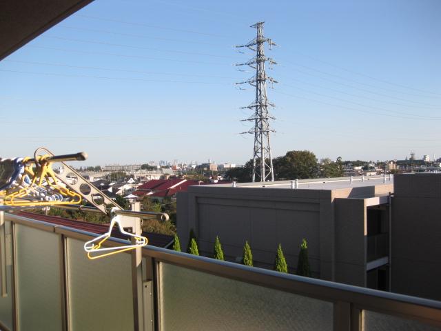 View photos from the dwelling unit. View from the site (December 2013) Shooting