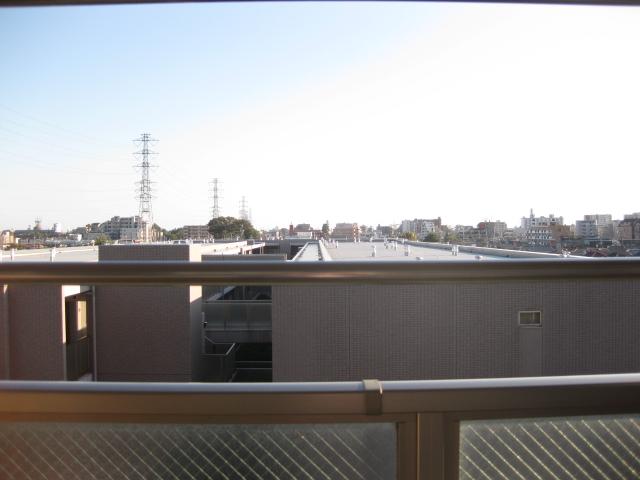 View photos from the dwelling unit. View from the site (December 2013) Shooting