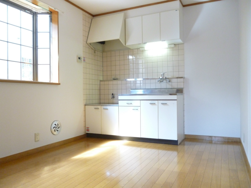 Living and room. ☆ Bright living room