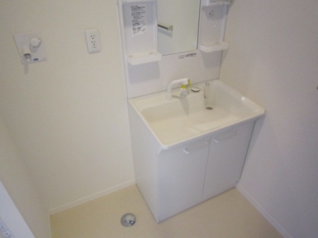 Washroom. ☆ Washroom, Independent wash basin and washing machine Storage ☆