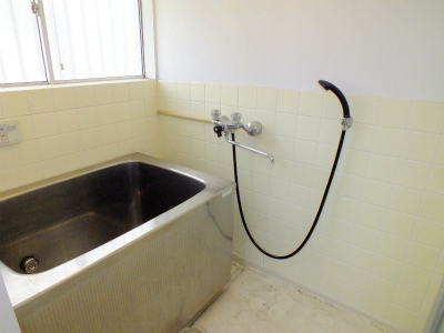 Bath. With reheating function