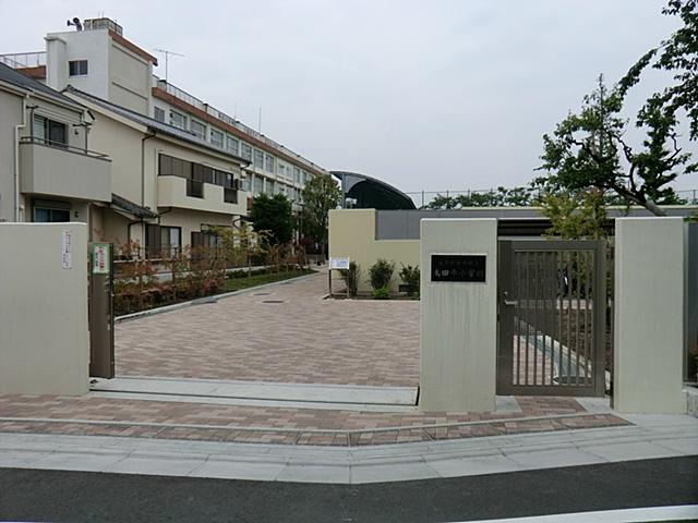 Primary school. 700m to Nerima Minamitanaka Elementary School