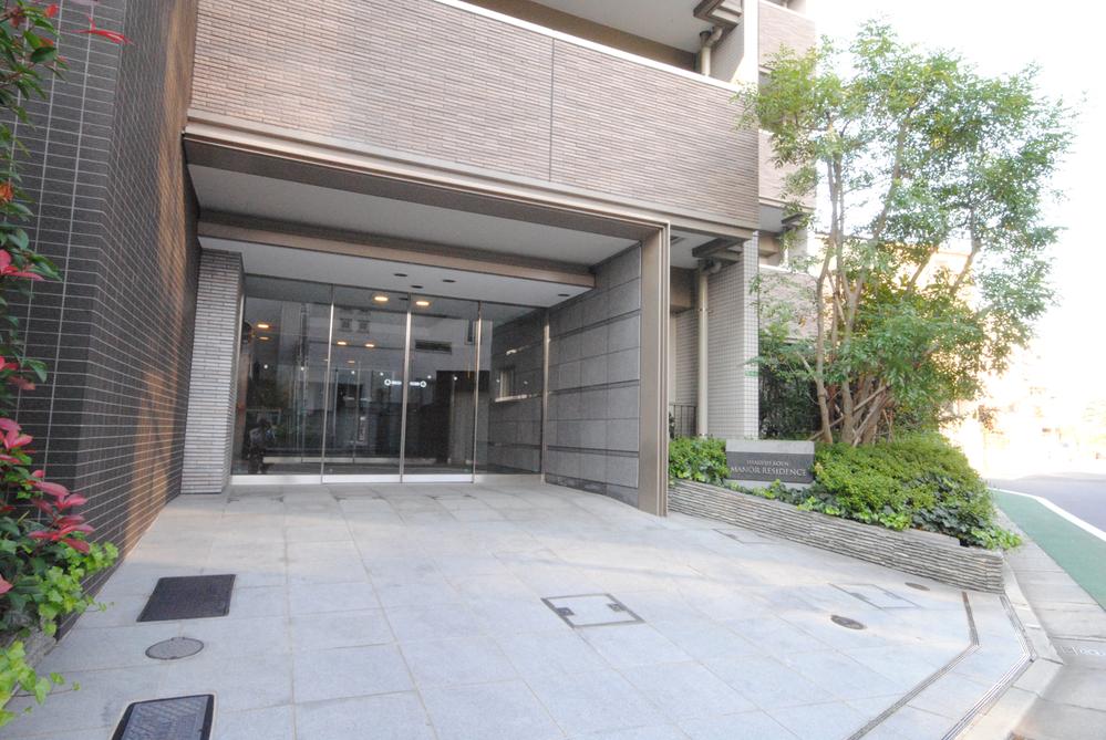 Entrance. Common areas