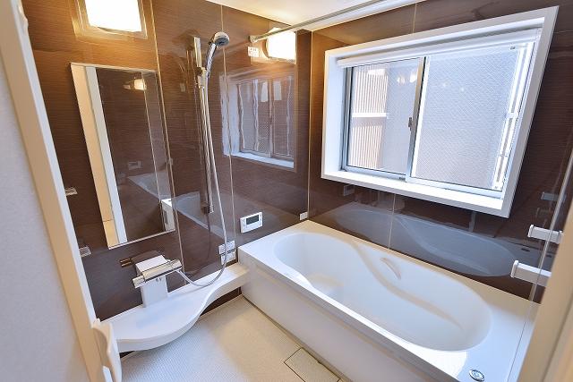 Same specifications photo (bathroom). Bathroom construction cases