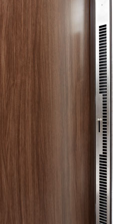 Other.  [Ventilatory function with entrance door] It was provided with a slit-like air vents in the front door. You can open and close the vents if brought into up and down the lever. In addition to encouraging a flow of air intake fresh outdoor air into the room, Relieve the confidentiality of the height of the apartment, There are advantages such as to smooth the opening and closing of the front door.