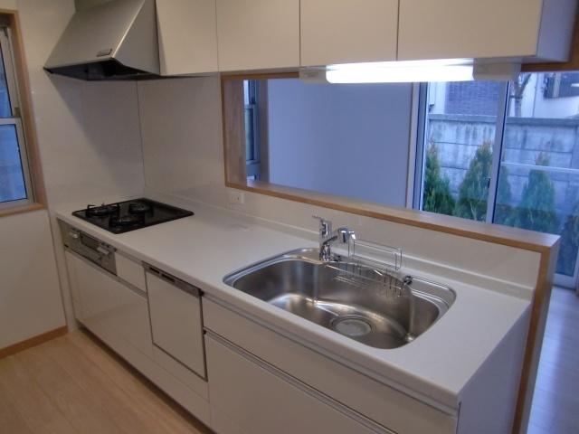 Same specifications photo (kitchen). Previously it is completed properties of kitchen. This property is also a dishwasher ・ It is L-shaped face-to-face system kitchen with a water purifier.