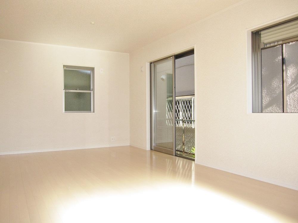 Same specifications photos (living). Same specifications