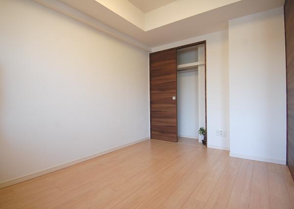 Non-living room. Immediately Available