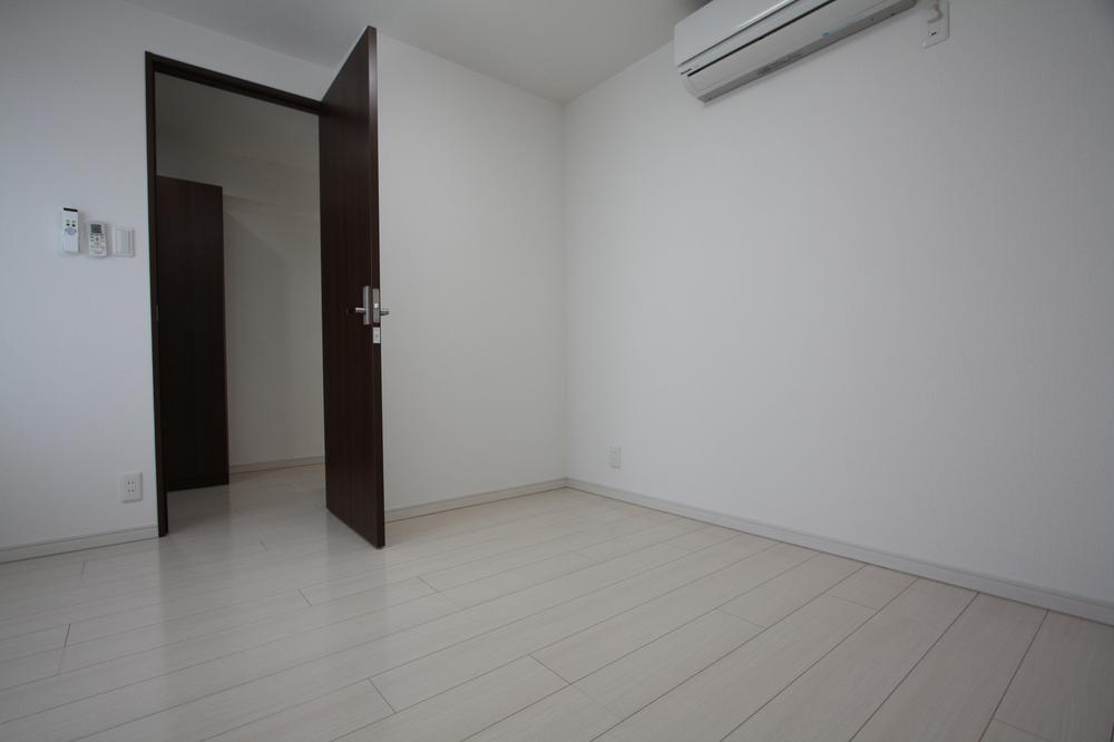 Non-living room. Indoor (11 May 2013) Shooting