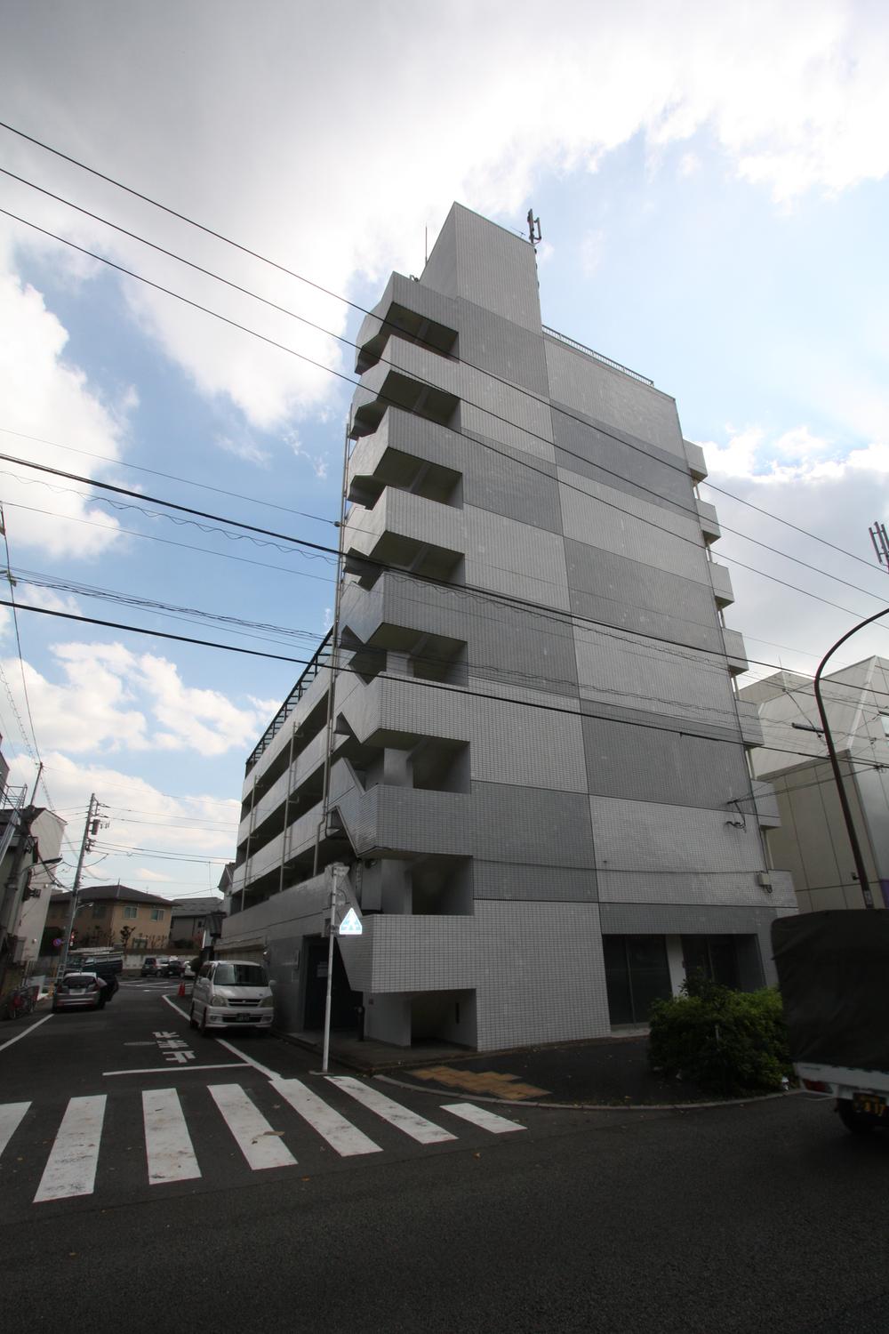 Local appearance photo. Indoor (11 May 2013) Shooting