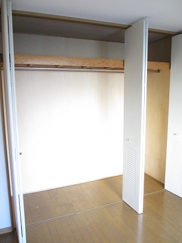 Receipt. Storage of closet type