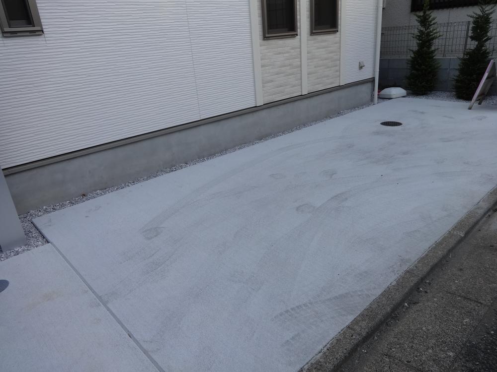 Parking lot. Local (12 May 2013) Shooting