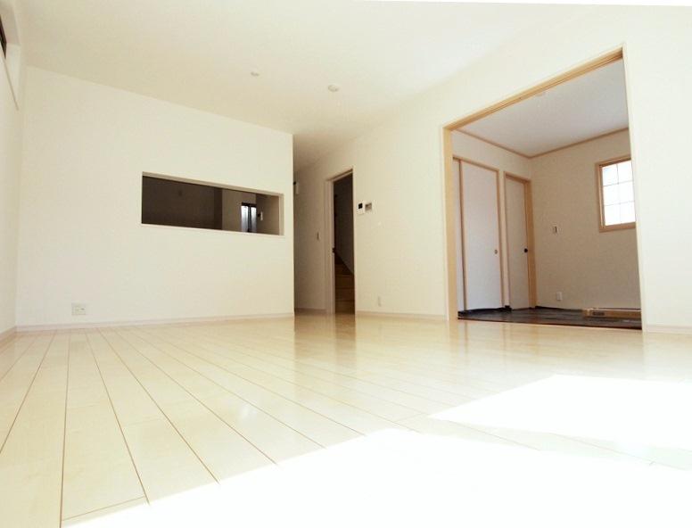 Same specifications photos (living). - Per under construction [Same specifications Photos] It will be -