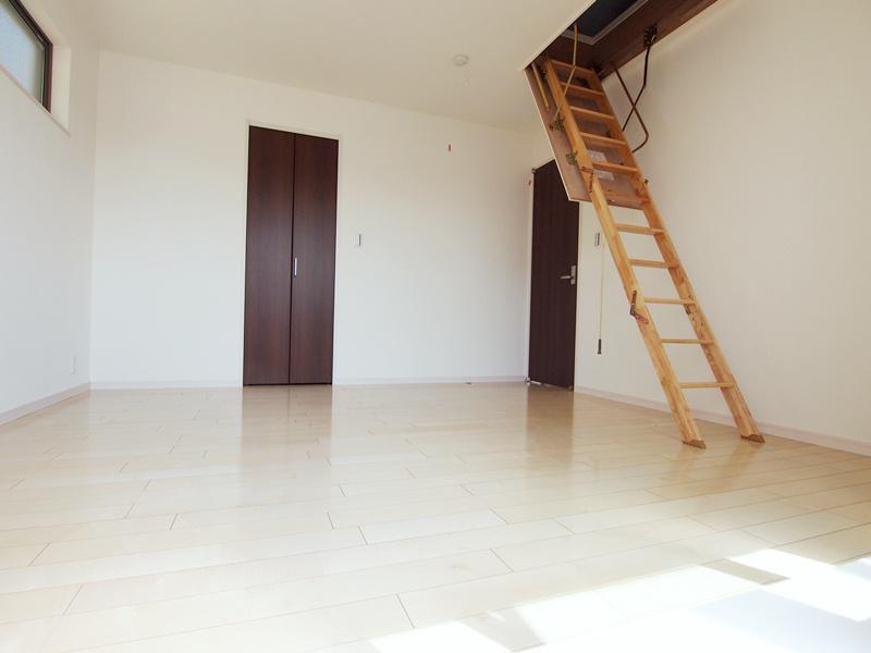 Same specifications photos (Other introspection). - Per under construction [Same specifications Photos] It will be -