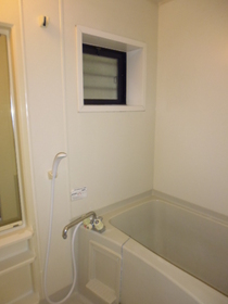 Bath. Reheating hot water supply