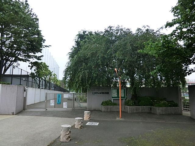 Junior high school. Oizumigakuen until Sakura junior high school 1330m Oizumigakuen Sakura junior high school
