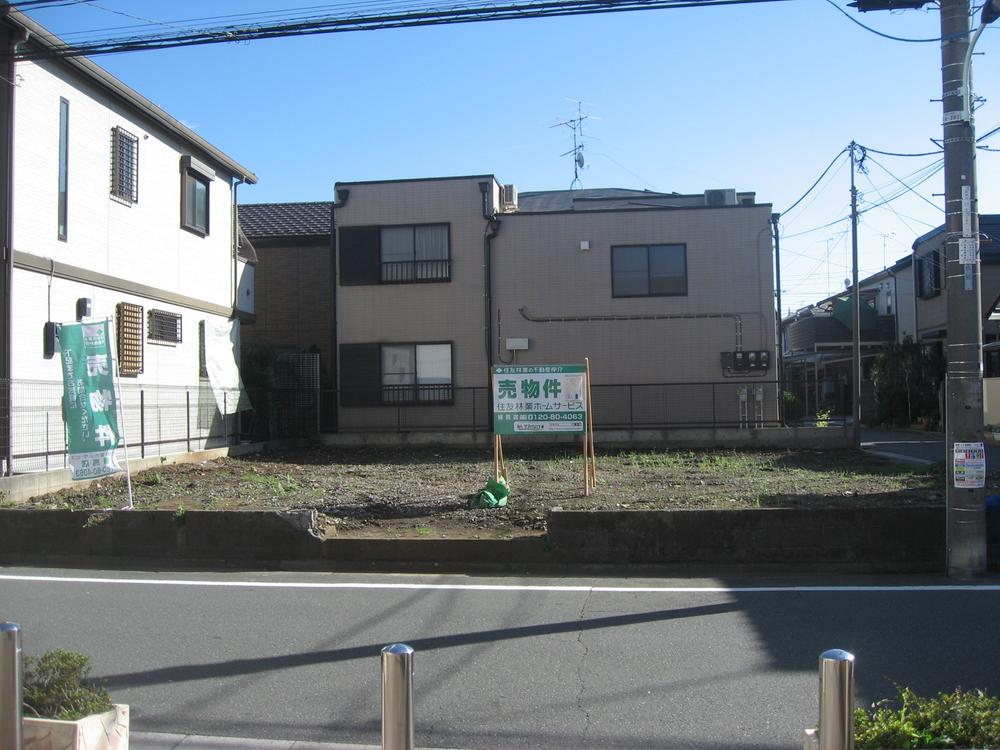 Local photos, including front road. Local (10 May 2013) Shooting