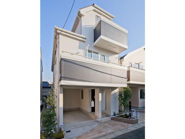 Local appearance photo. Local (12 May 2013) Shooting