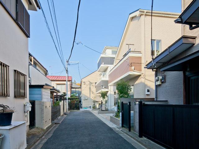 Local appearance photo. Local (12 May 2013) Shooting