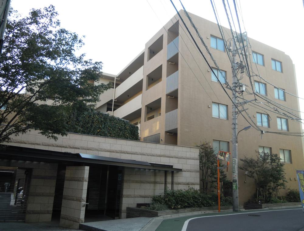 Local appearance photo. Local (11 May 2013) Shooting