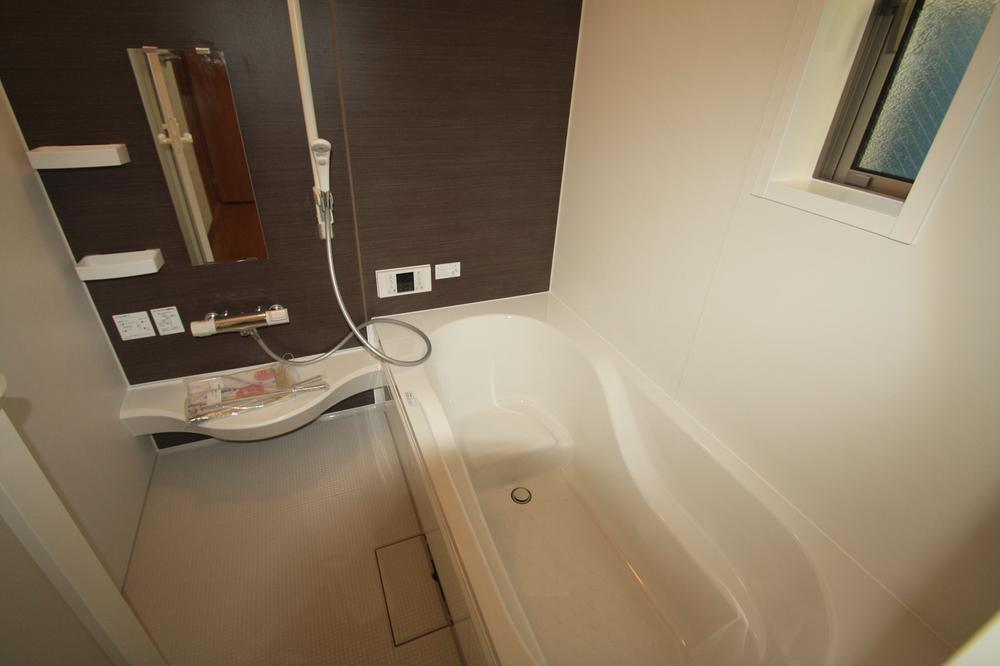 Bathroom. Indoor (12 May 2013) Shooting