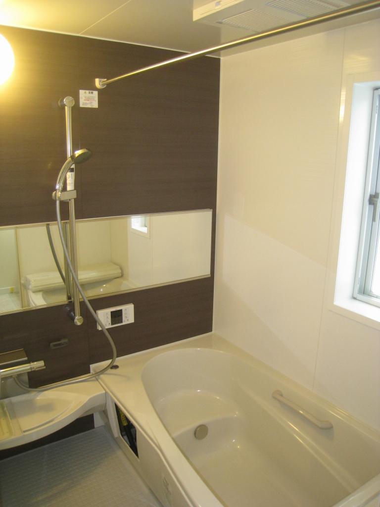 Same specifications photo (bathroom). Seller construction cases _ bathroom