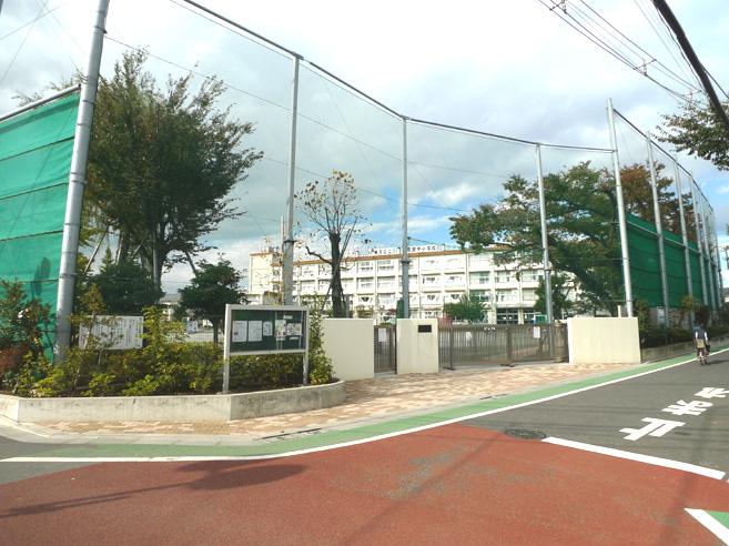 Primary school. Minamitanaka 50m to elementary school