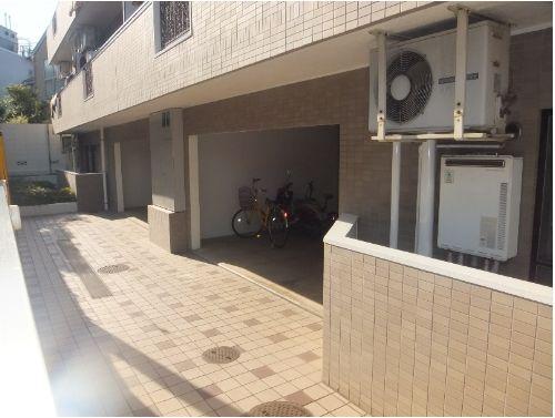 Other local. Bicycle-parking space