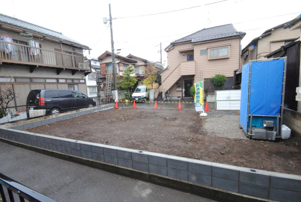 Local appearance photo. Local (12 May 2013) Shooting