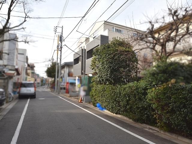 Local appearance photo. Nerima Sekimachihigashi 1-chome, contact road situation 2013 / 12 / 17 shooting