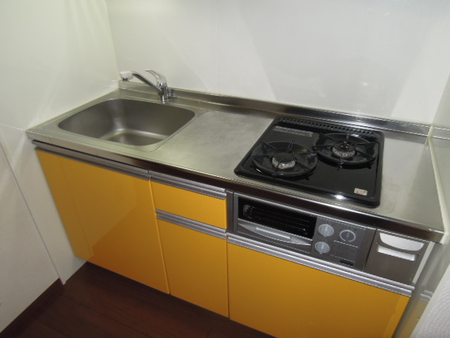 Kitchen. Two-burner gas system kitchen with grill (see photo)