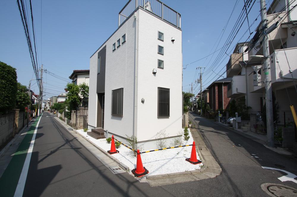 Local appearance photo